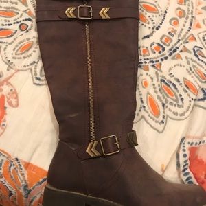 Shoe Fab Garnet Knee Boots, Gold Arrow Detail